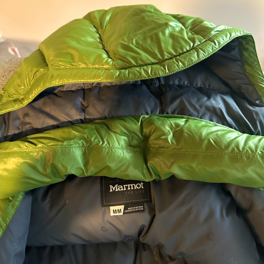 NWOT Marmot kids down hoody